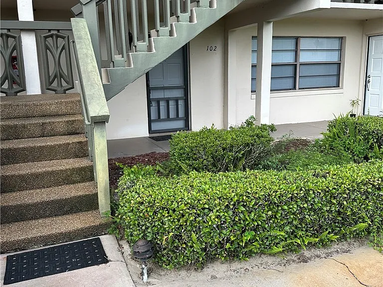 102 Fairway Ct #102 — Photo 1