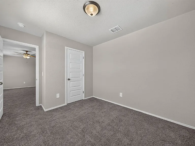 579 Jennifer Way — Photo 23