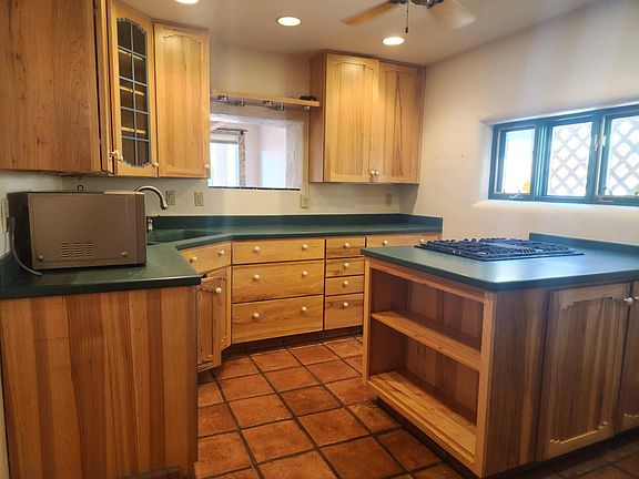 5th image of 614 W Bowman Ave