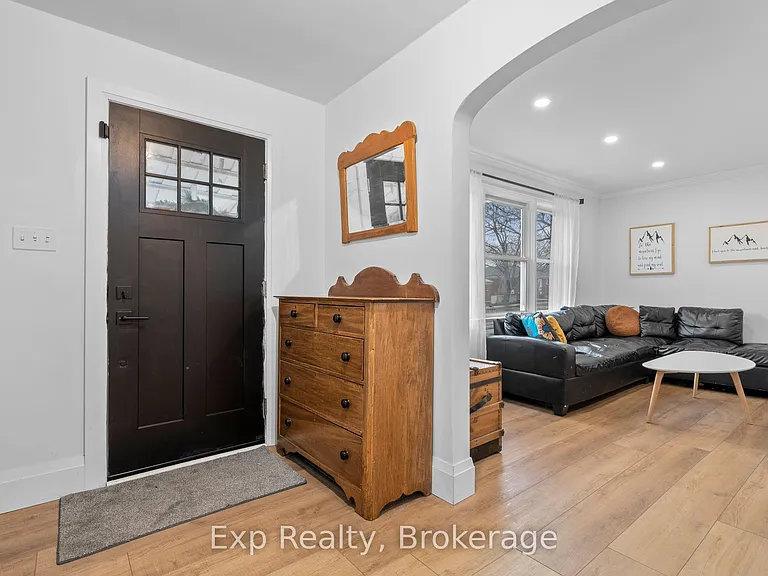 297 Victoria Ave #A — Photo 2