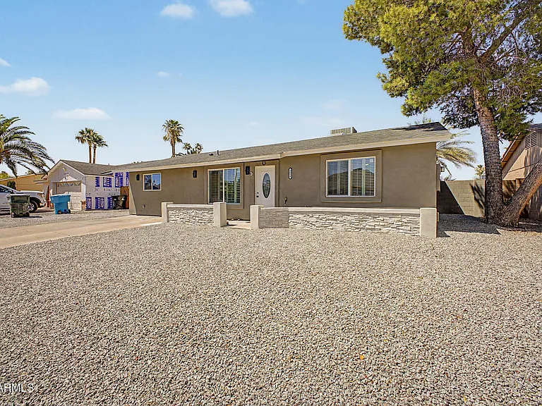 3524 E Angela Dr — Photo 3
