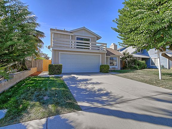 3rd image of 871 Flagstaff Ct