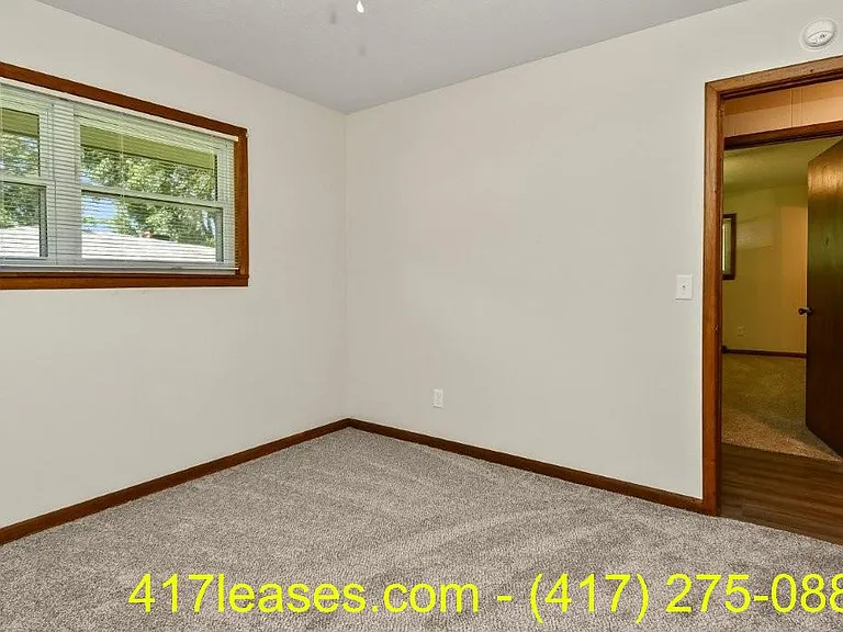 203 S White Oak Ave — Photo 29