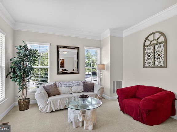 5th image of 7153 Comrie Ct