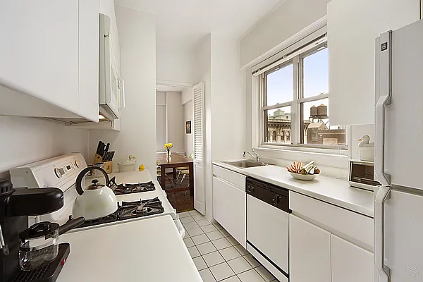 Rented by Halstead Real Estate | media 36