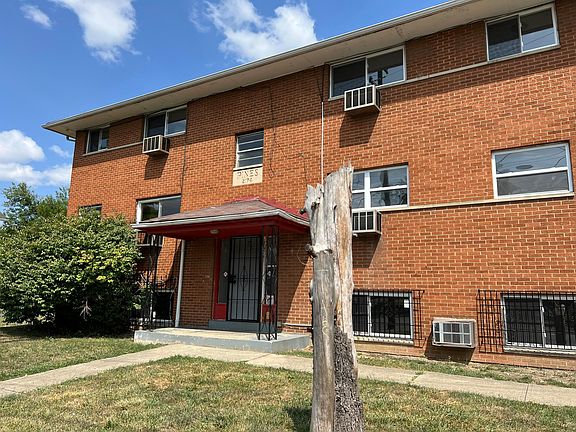 3rd image of 2174 Sullivant Ave