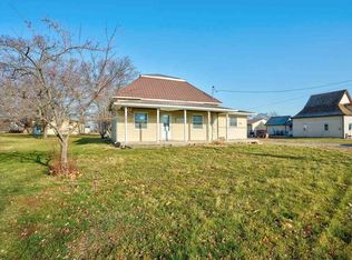 400 E 4th St, Delta, IA 52550