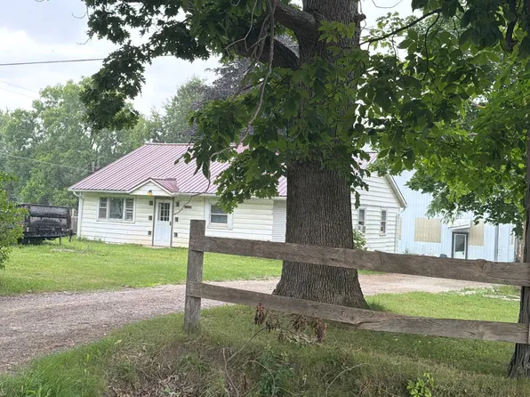 4010 S Henderson Rd, Davison, MI 48423