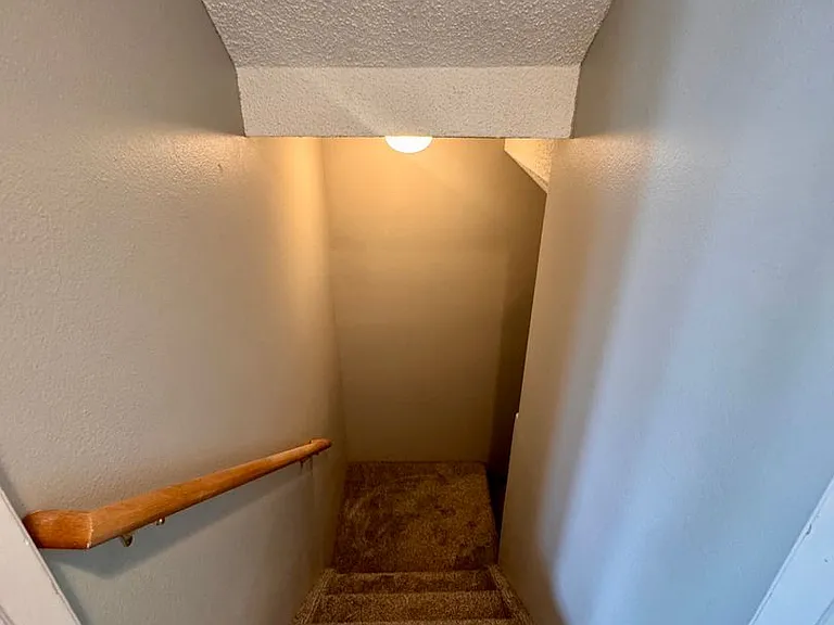 9380 Melbourne Dr — Photo 33