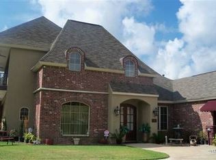 1615 Hollow Cove Ln, Moss Bluff, LA 70611