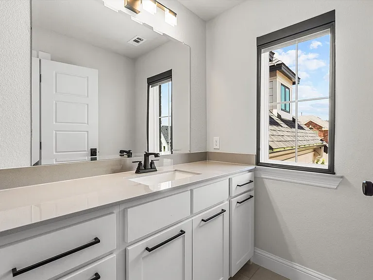 721 Yarrow St — Photo 14