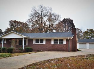 170 Laynewood Dr, Roebuck, SC 29376