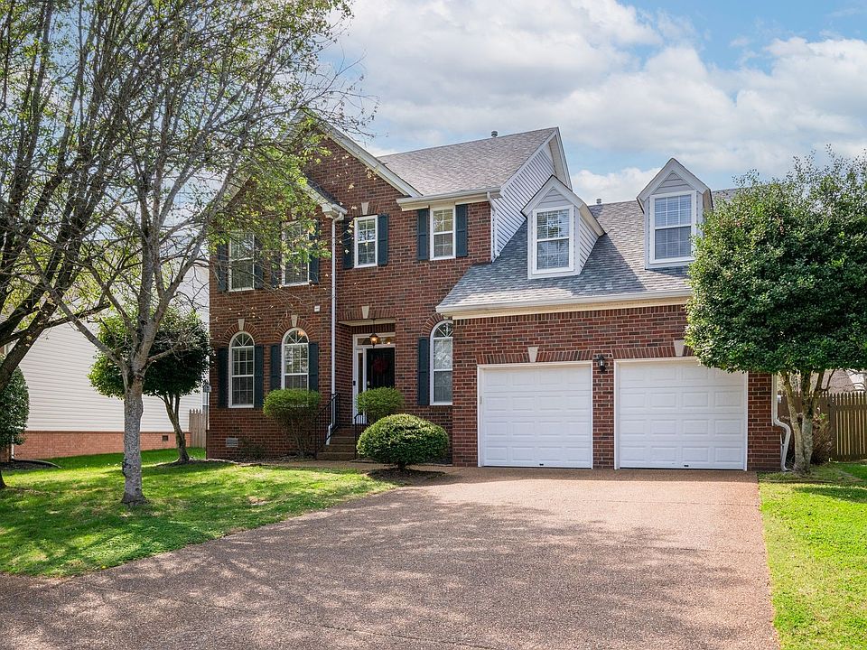 1st image of 499 Essex Park Cir