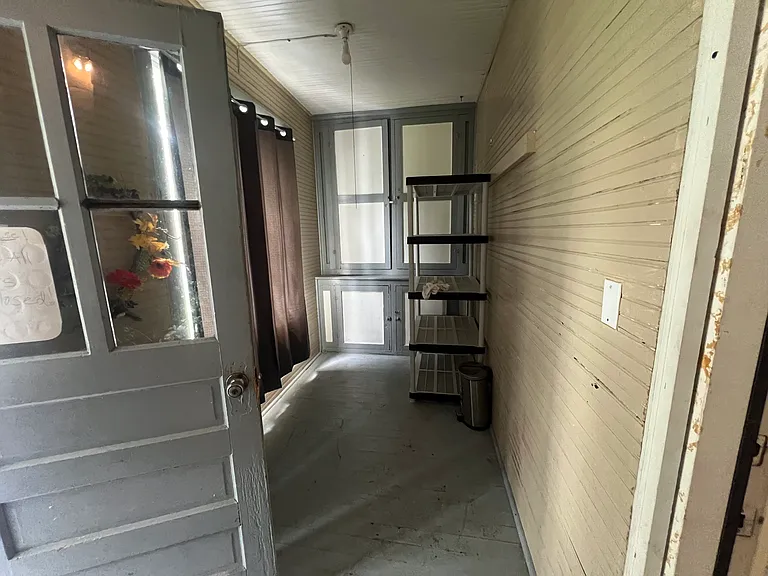 62 Sanford Ave — Photo 8