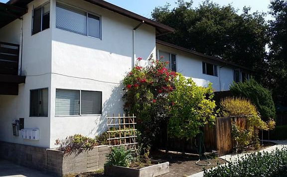 3rd image of 735 Roble Ave