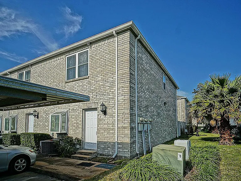 7659 Cambridge St — Photo 15