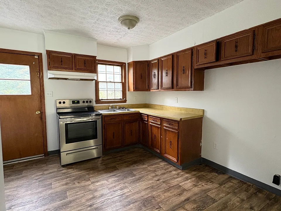 218 S College Ave #2
