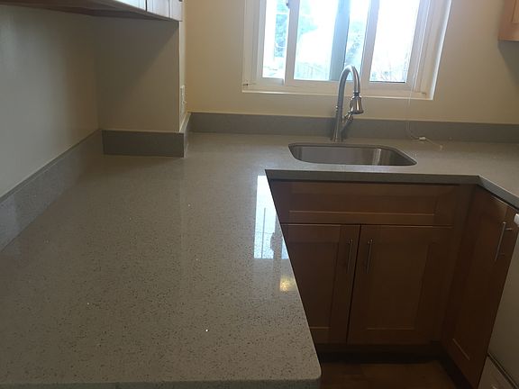 3rd image of 152 Jackson Ave APT 101
