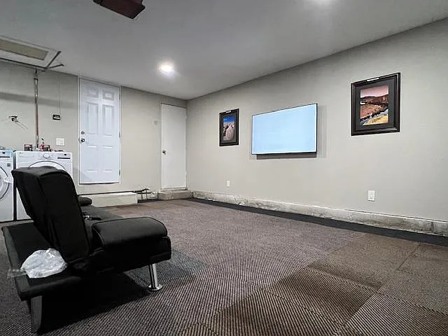 628 S Gilmar St — Photo 17