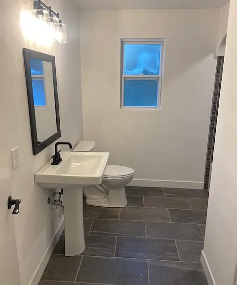 143 Leo St — Photo 10