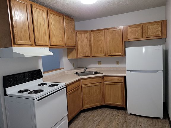 3rd image of 330 29th Street Dr SE APT 13
