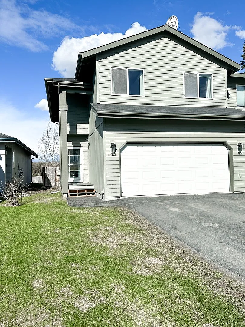 Lake Front Views| Two Car Garage| Huge Master Bedroom| Jacuzzi Tub — Photo 2