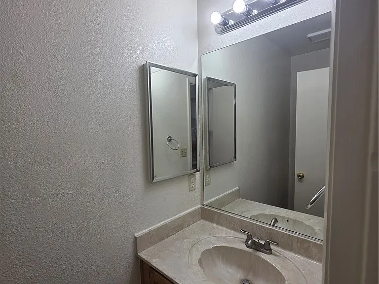 4801 Fiesta Lakes St — Photo 70