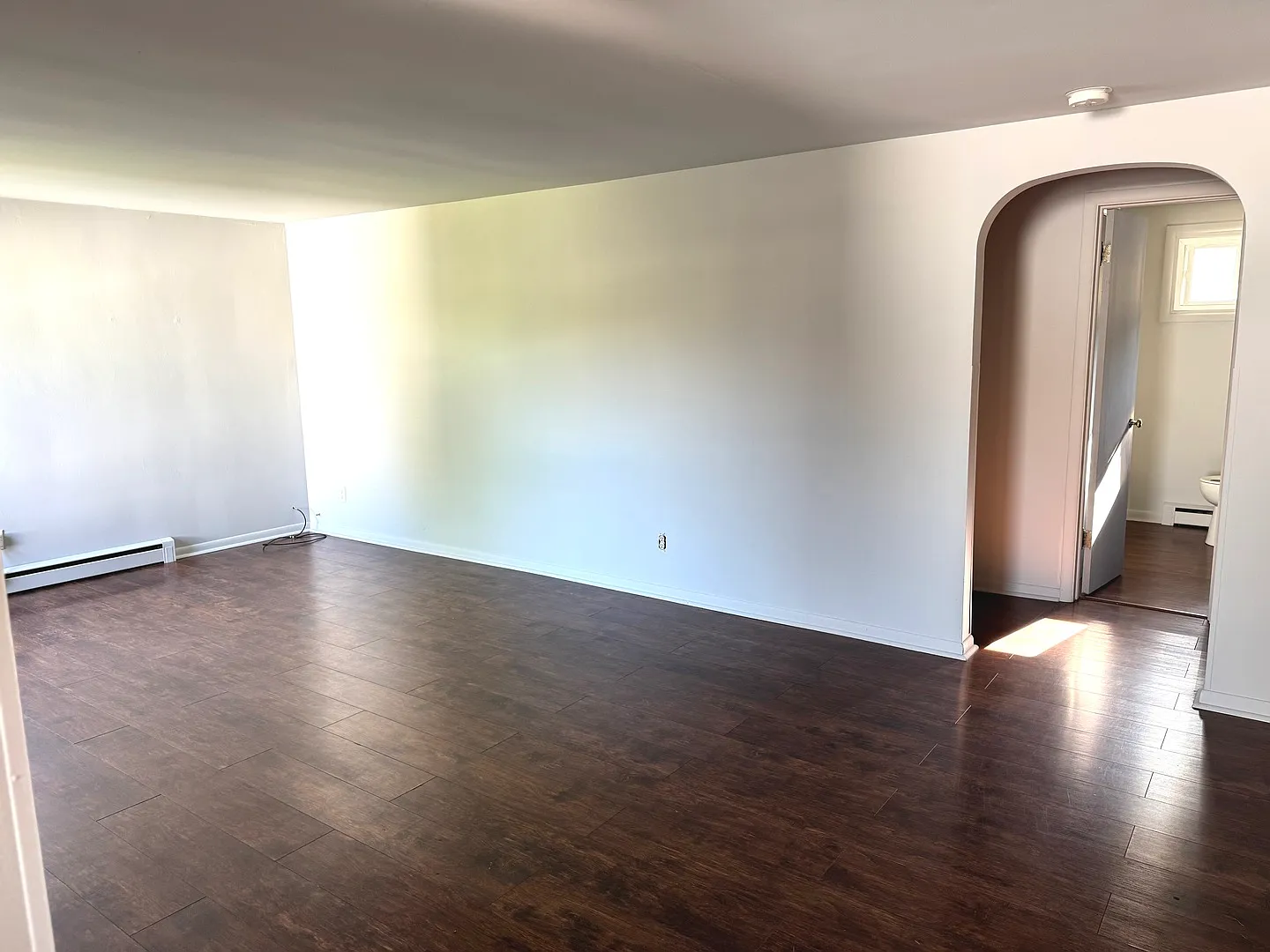 3 bed, 1006 sqft, $2,300 — Photo 4
