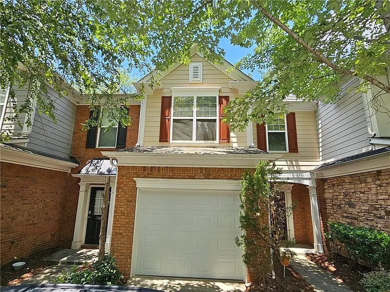 1999 Hailston Dr — Photo 1