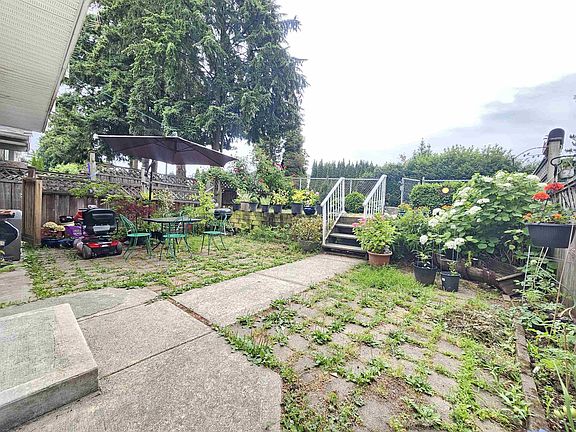 5th image of 4651A Canada Way
