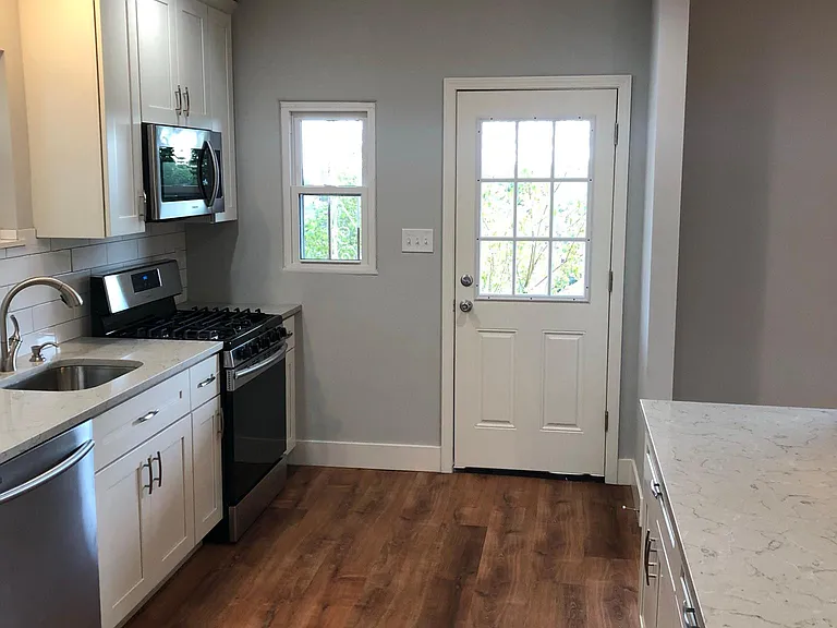 539 Forest Ave — Photo 4