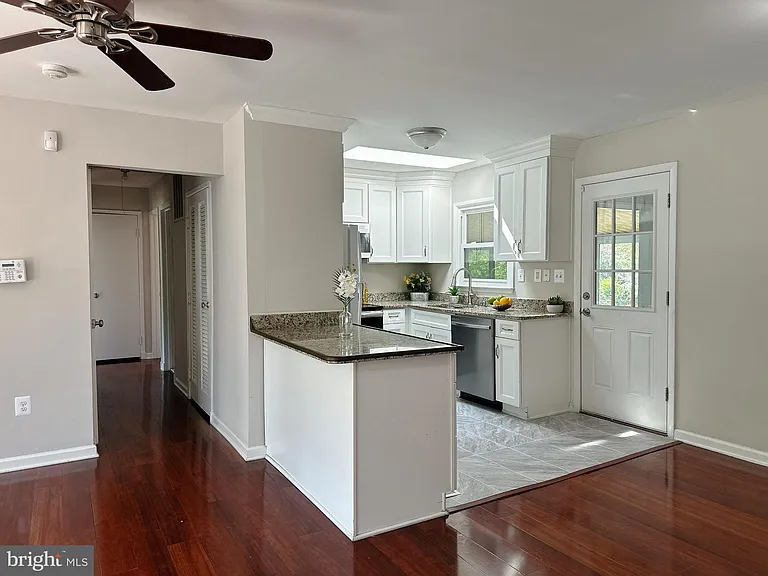 6732 Harrison Ln — Photo 9