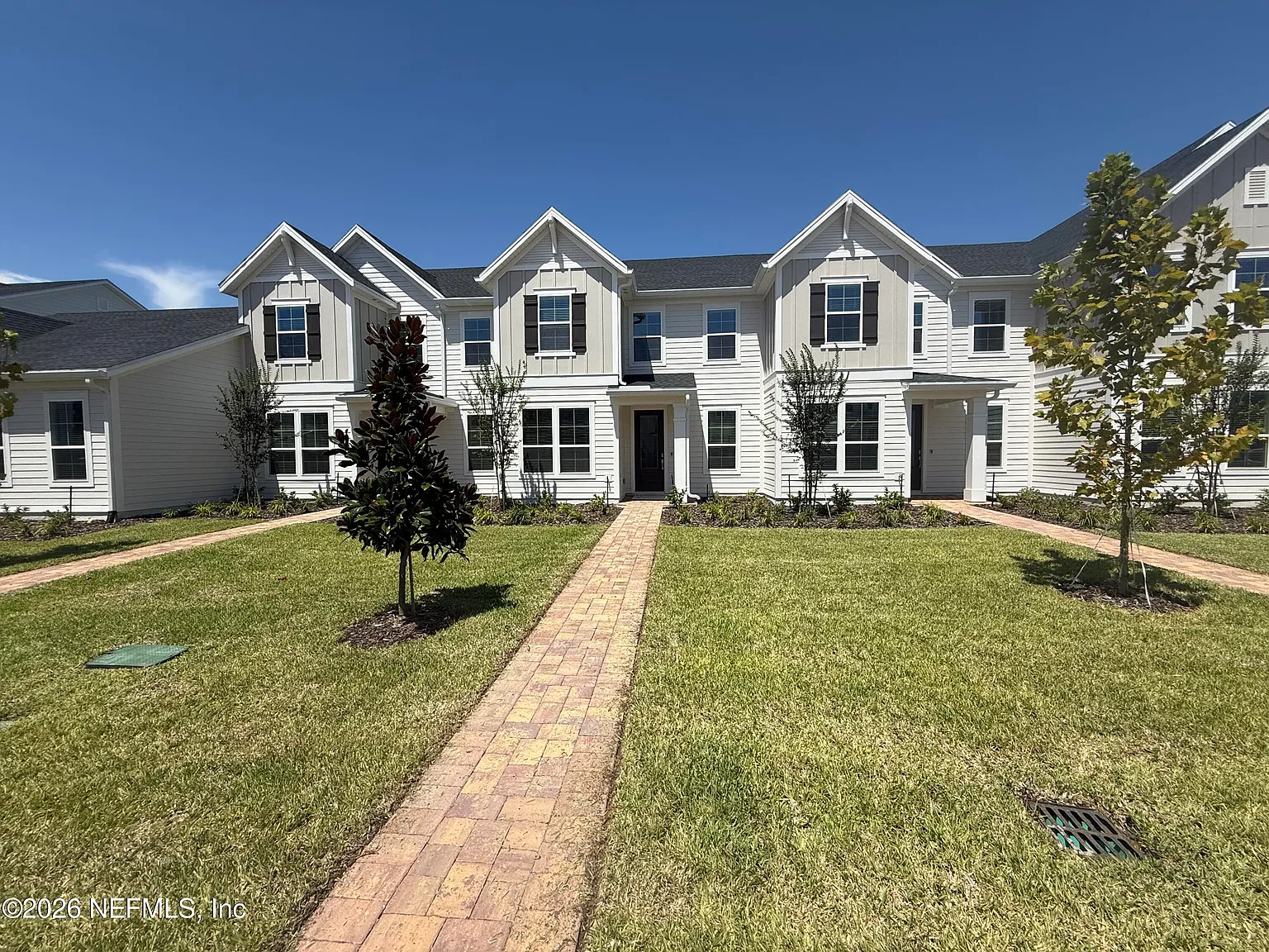 3 bed, 2.5 bath, 1798 sqft, $2,700 — Photo 1