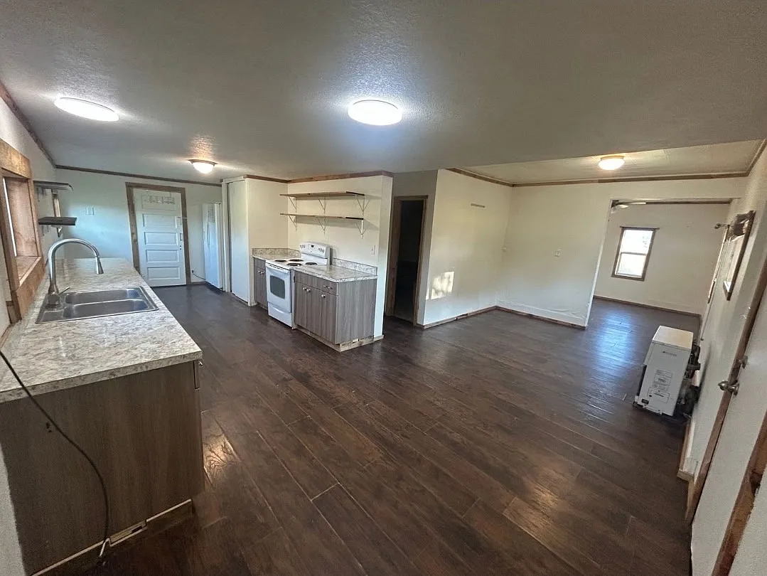 19320 Highway 140e — Photo 1