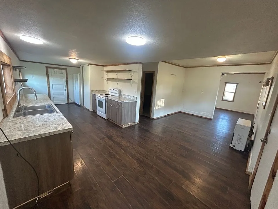 19320 Highway 140e