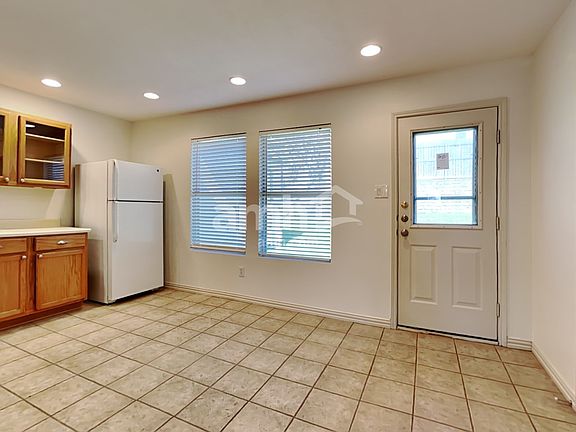 4th image of 5312 Lansdowne Ave