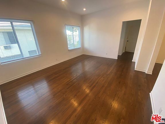 5th image of 934 N Ogden Dr #3
