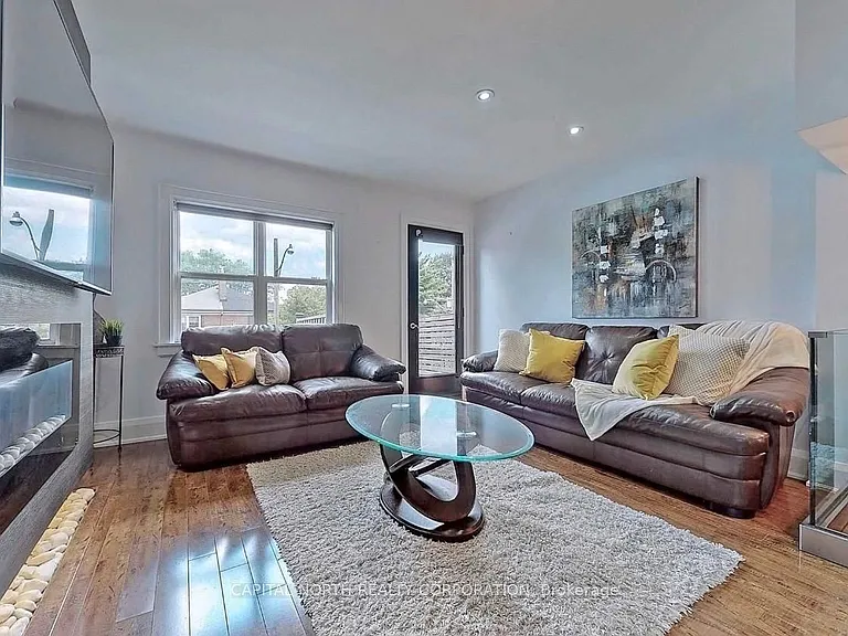 4 Belle Ayre Blvd #UPPER — Photo 5