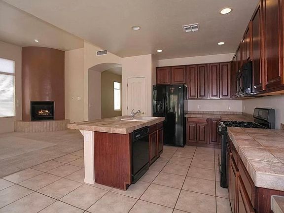 3rd image of 4334 N Sunset Cliff Dr