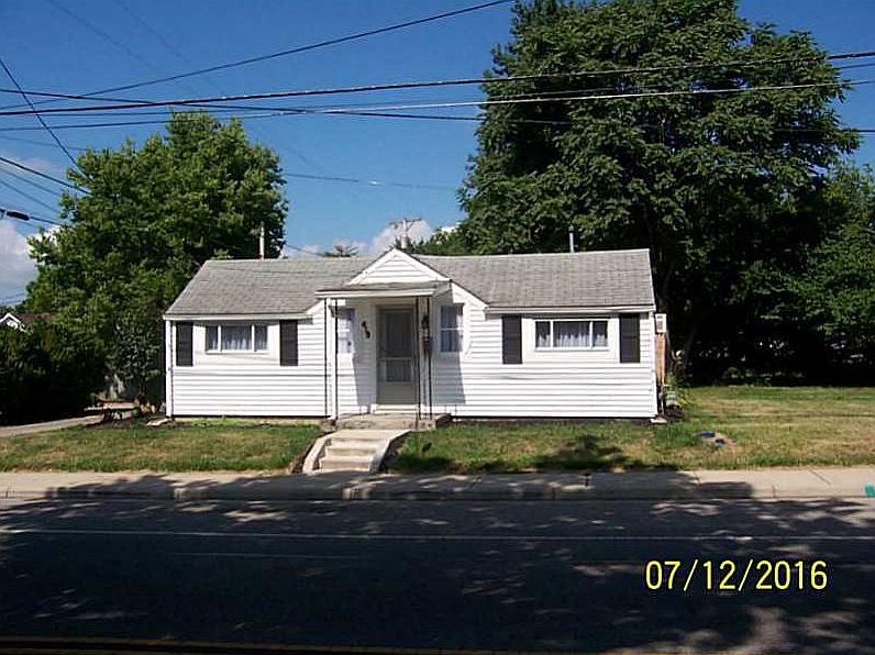 1st image of 418 E Lawn Ave