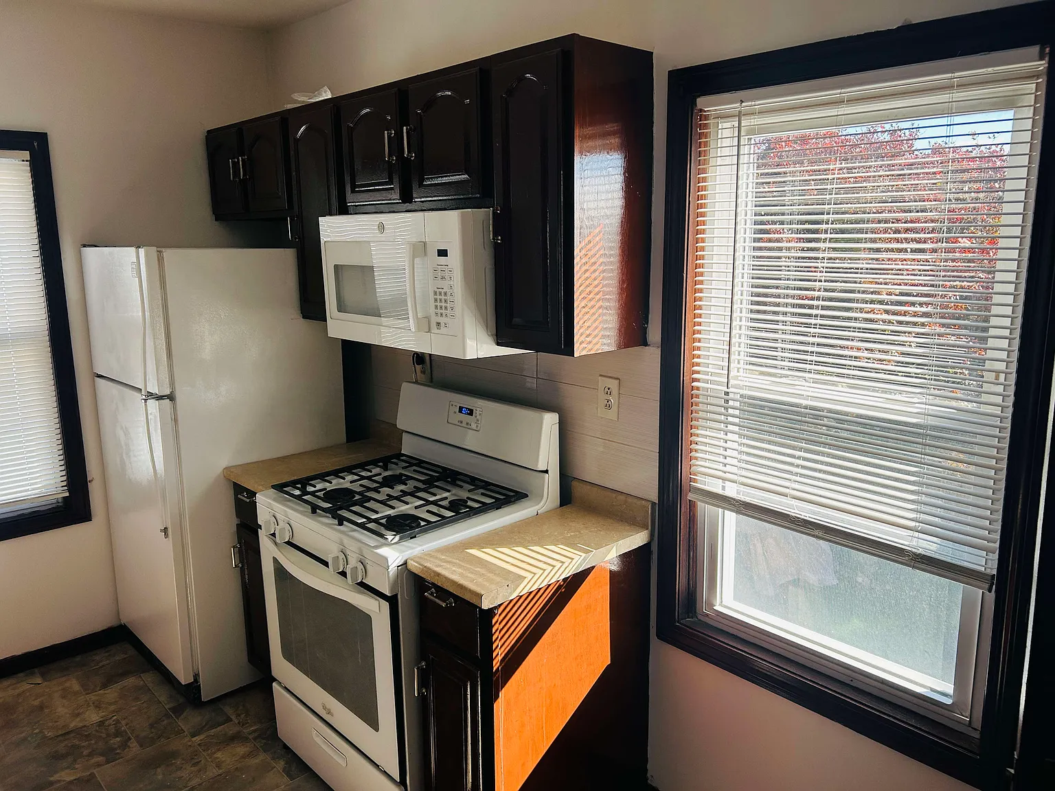 2 bed, 800 sqft, $1,800 — Photo 4