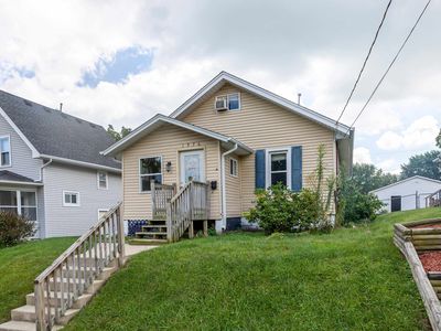 1976 Bennett St, Dubuque, IA, 52001