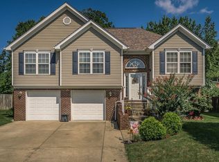 7010 Village Gate Trce, Louisville, KY 40291