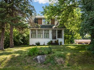 840 McKnight Rd N, Maplewood, MN 55119