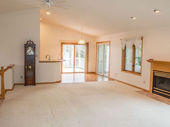 5th image of 1008 Kenyon Dr