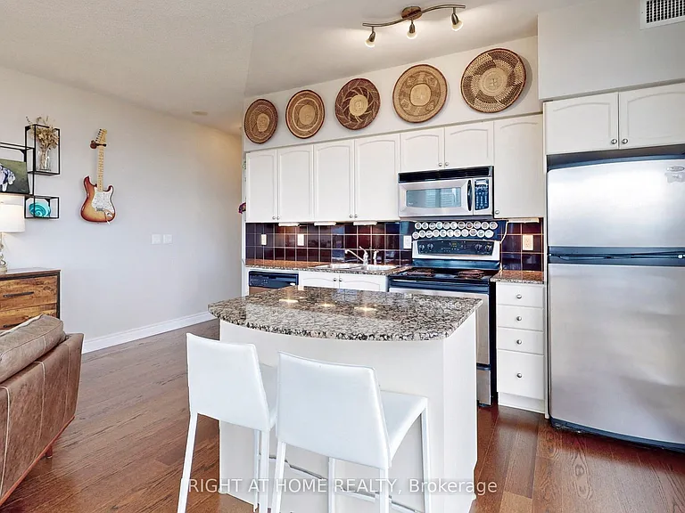 231 Fort York Blvd #2309 — Photo 9