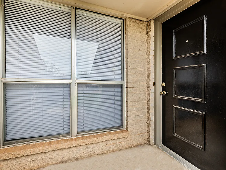 9910 Keisa Cir — Photo 3