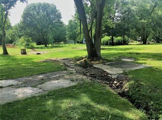 1007 S Walnut St, Litchfield, IL 62056