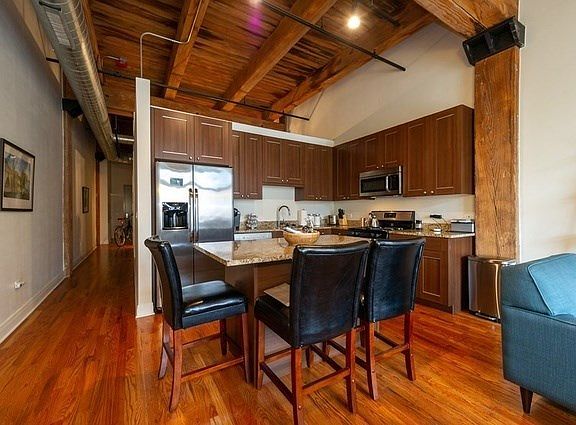 4th image of 770 W Gladys Ave #205