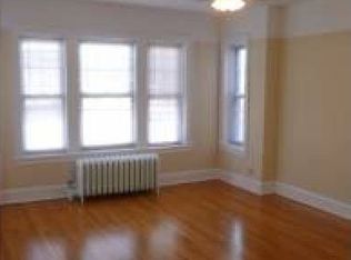 2325 W Chase Ave APT 1, Chicago, IL 60645